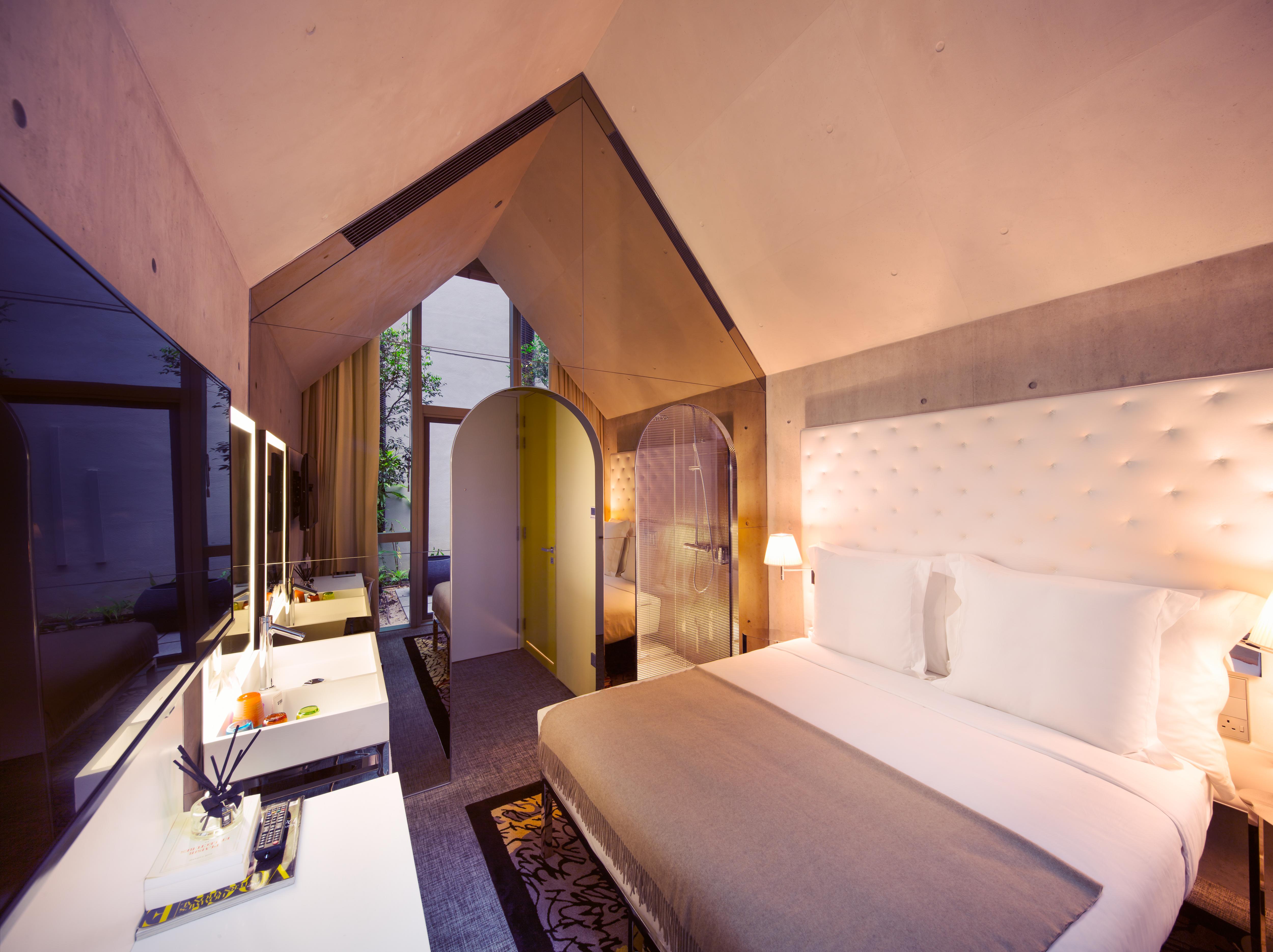 M Social Singapura